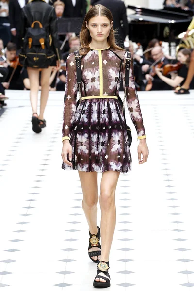 Look 25